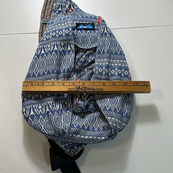 Kavu Out Foxed Printed Rope Sling Bag Canvas approx. 11"x19" - Picture 3 of 8